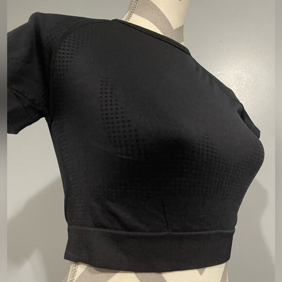 Medium Women’s Short Shirt - Picture 4 of 6